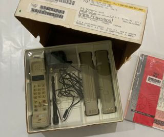 Vintage Model F09lfd8459dg Motorola Brick Cell Phone Cellular One W/ Box Papers