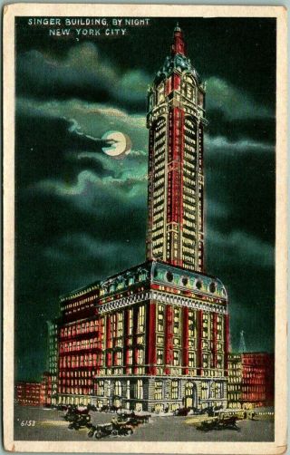 Vintage 1910s York City Postcard The Singer Building Street View / Night