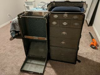 Vintage Early 1900s Steamer Trunk With Key.  Good Conditon
