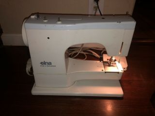 Vintage ELNA ELNASUPER 62C Sewing Machine Switzerland W/ Case Foot Pedal 3