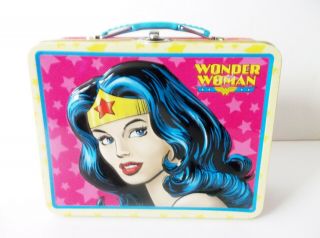2000 Dc Comics Wonder - Woman 3d Edition Tin Lunch Box By The Tin Box Company