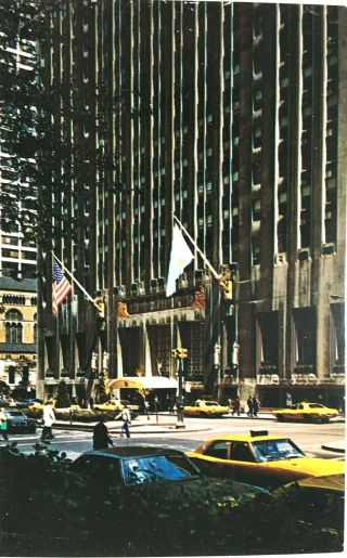 Vintage 1970s Postcard,  The Waldorf - Astoria,  Hilton Hotel,  N.  Y Unposted B40t