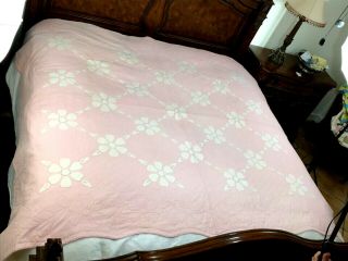 Vintage Flower AppliquÉ Quilt Hand Stitched & Quilted Pink Scalloped 80” X 90”