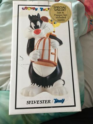 Looney Tunes Sylvester And Tweetie Cookie Jar With Bonus Salt And Pepper Set