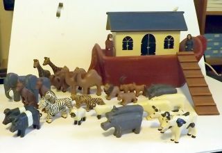 Vintage Folk Art Noah’s Ark Hand Carved Hand Painted Animals With Dove On Roof