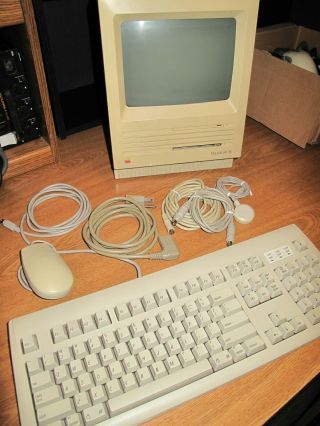Vintage Apple Macintosh Se Computer Model M5011 W/ Large Carry Bag / Case