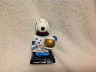 Westland Peanuts Snoopy Dog Astronaut Kennedy Space Center Figurine 2009 Rare