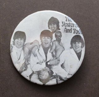 Vtg Orig The Beatles Butcher Cover Button Pin Pinback (the Yesterday & Today)