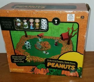 Peanuts Prowling Pumpkin Patch It 