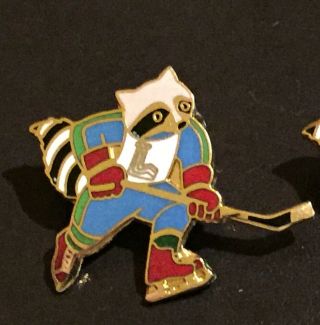1980 Lake Placid Olympic Pin Roni Raccoon Mascot Ice Hockey Cut Out