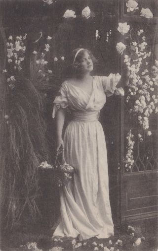 Uk Vintage Postcard G W Faulkner Series 1001 Woman With Basket