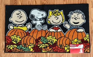 Nwt Peanuts Snoopy Charlie Brown Sally Linus Fall Halloween Pumpkin Accent Rug