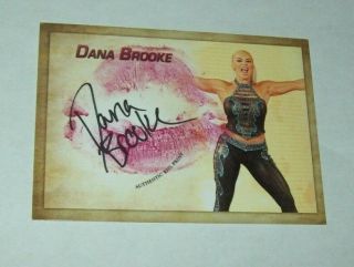 2019 Collectors Expo Wwe Diva Dana Brooke Autographed Kiss Print Card