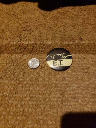 Vintage 1982 E.  T.  Et The Extra Terrestrial Pin Pinback Button 2.  25 "