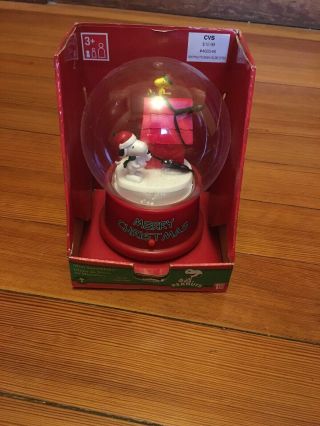 Peanuts Snoopy & Woodstock Musical Lighted Gemmy Snow Globe 2010 Gemmy Ind Rare