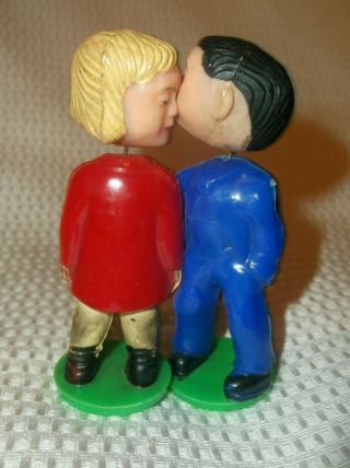 Vintage Boy/girl Bobble Head Kissing Dolls Made In British Hong Kong