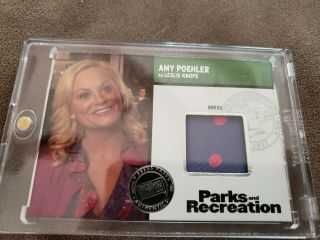 Parks And Recreation (press Pass) Amy Poehler Costume Card R1 - Ap 45/99