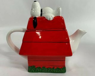 Peanuts Snoopy Sleeping On Top Of His Red Green Ceramic Dog House Teapot