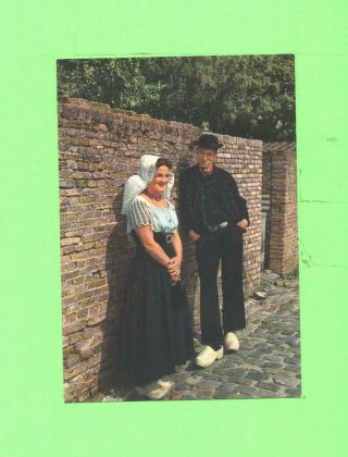 Gg Postcard Klederdrachten Zwwland Lovers Men And Woman Beauty In Costume