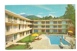 Vintage Postcard Holiday Inn Gatlinburg Tennessee Airport Road Downtown