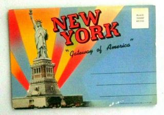 Vintage 1940s Linen Souvenir Folder Of York City,  " Gateway Of America "