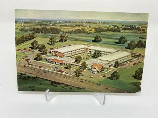 Vintage Postcard - Howard Johnson’s Motor Lodge - “dutch Country”