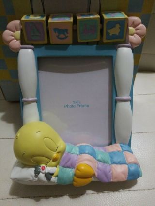 Vintage Looney Tunes Baby Picture Frame For 3.  5 " X 5 " Photo,  Tweety