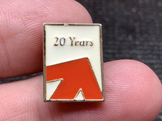 Red Arrow Motor Freight Lines Design Rare 20 Years Service Award Pin.