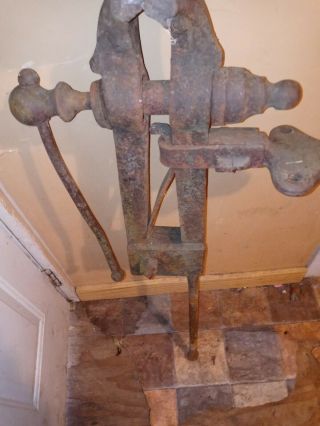 Antique Blacksmith Post - Leg Vise 4 - 1/2 " Wide Jaws - Weight 50 Pounds - 41 " Tall