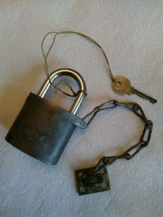 Sargent & Greenleaf 1973 Padlock 826a Military High Shackle W/chain & Mount Htf
