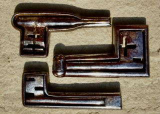 Three rare 18th century French wrought iron folding keys 3