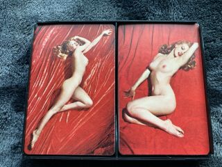 Marilyn Monroe Pin - Up Double Deck Playing Card Set