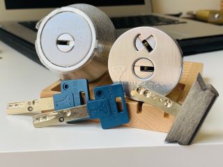 Mul - T - Lock Dual Hercular Captive Thimbturn Mortises W/ Keys Locksport Lock