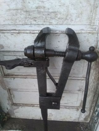 Blacksmith/Anvil/Forge 45lb Post Leg Vise w/Good 4 in Wide Jaws columbian 2