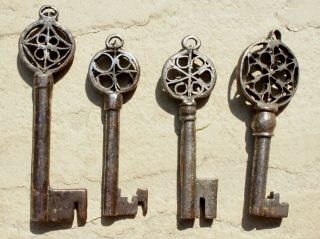 Four Rare 17th Century Venetian Wrought And Braised Iron Keys With Fine Bows