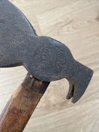 Antique Kelly Axe Mfg Co.  Black Raven Hatchet Hammer w/ Nail Puller 3