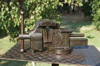 Vintage COLUMBIAN No.  143 Bench Anvil Vise With Pipe Grips,  3  Jaws,  Circa 1930 ' s 3