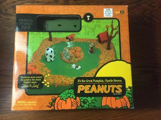 Its The Great Pumpkin Charlie Brown Peanuts Music Motion Prowling Pumpkin Patch