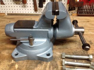 Wilton Bullet Swivel Vise 5” Jaw Tradesman 1750 With Pipe Jaws Restored
