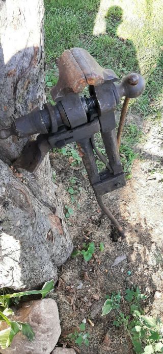 Leg Post Stump Vise 4 1/2 " Jaws 49 Lbs Blacksmith Tool Antique