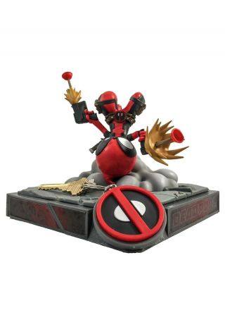 Marvel Scottie Young Deadpool Finders Keypers Statue Cell Phone Key Chain Holder
