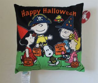 Peanuts Happy Halloween Pillow Snoopy Linus Charlie Brown Lucy Sally