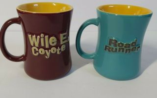 2001 Looney Tunes Warner Bros.  3D Road Runner & Wile E Coyote Coffee Mugs 2