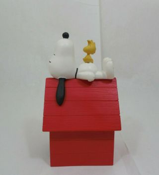 Peanuts Snoopy And Woostock On Top Of The Doghouse By Plastoy Collectibles