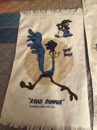 1976 Warner Bros.  Road Runner & Wile E.  Coyote Canon Hand & Bath Towels Vintage