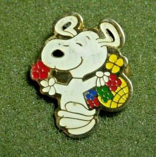Vintage Snoopy Happy Dance Flowers Basket Lapel Pin Peanuts Comic Strip