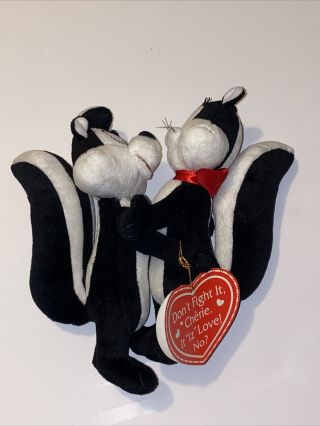 Pepe Le Pew And Penelope Kissing Plush Set,  Looney Tunes,  10 " - Skunk Cat Love