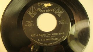 Northern Soul 45 E.  J.  & The Echoes " Put A Smile.  " Hear