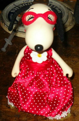 Vintage Peanuts Belle Snoopy Sister 8 Inch Tall Doll With Dress And Mask