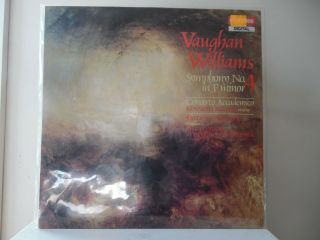 Vaughan Williams - Symphony No.  4 In F Minor - Chandos Records - 1322 -